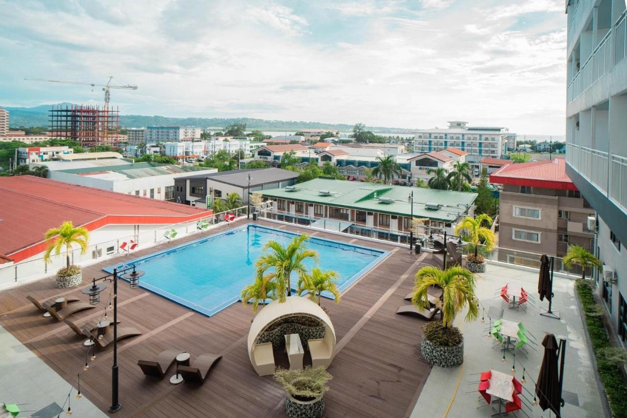 Subic Riviera Hotel And Residences Olongapo Exterior photo